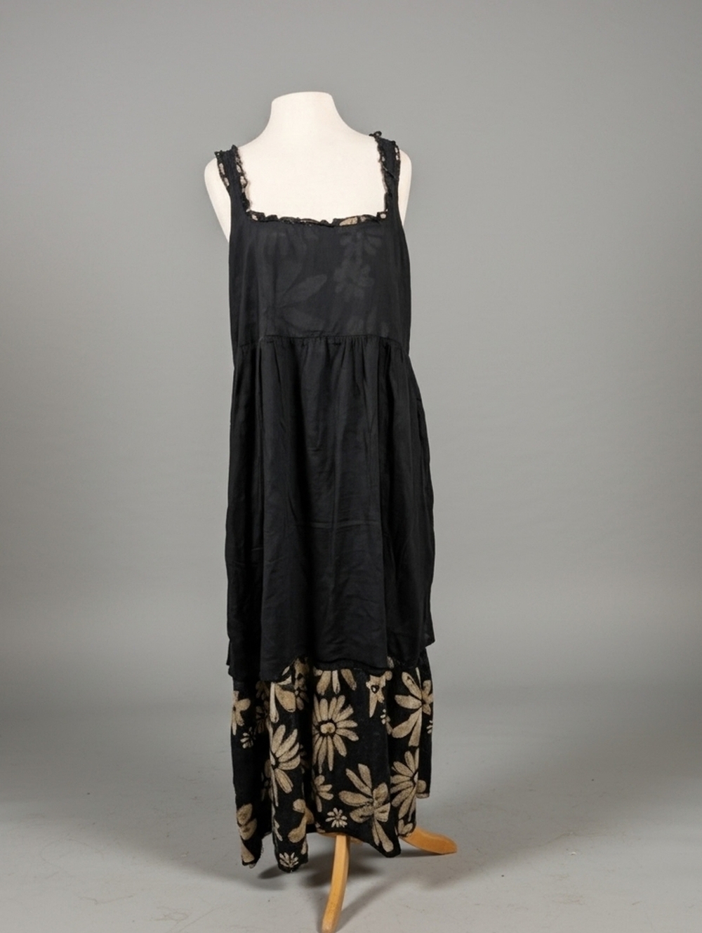 Natural Life XL Black Maxi Floral Dress with Beige Floral Print - Picture 3 of 5